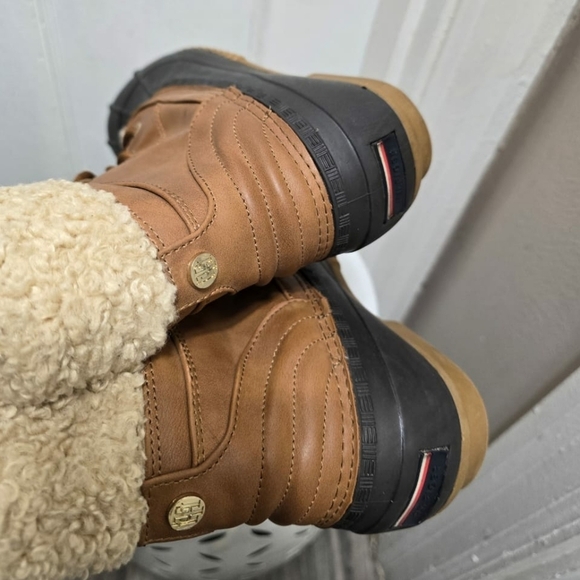 Tommy Hilfiger Rainah Ankle Lace Up Duck Boots Black Brown Women's Size 10M 🌴✌️ - Picture 7 of 9